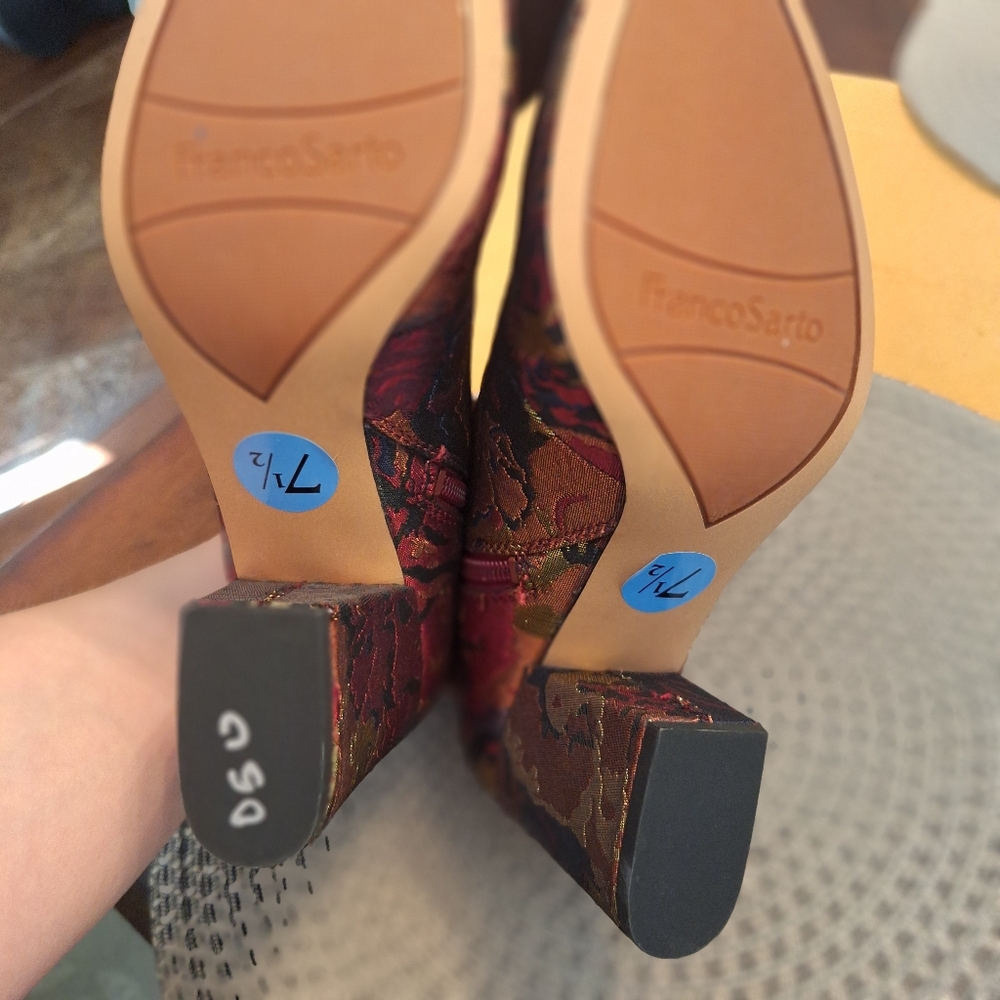🥰NEW Franco Sarto Olympia tapestry textured floral block heel boot 7.5 - Picture 13 of 15
